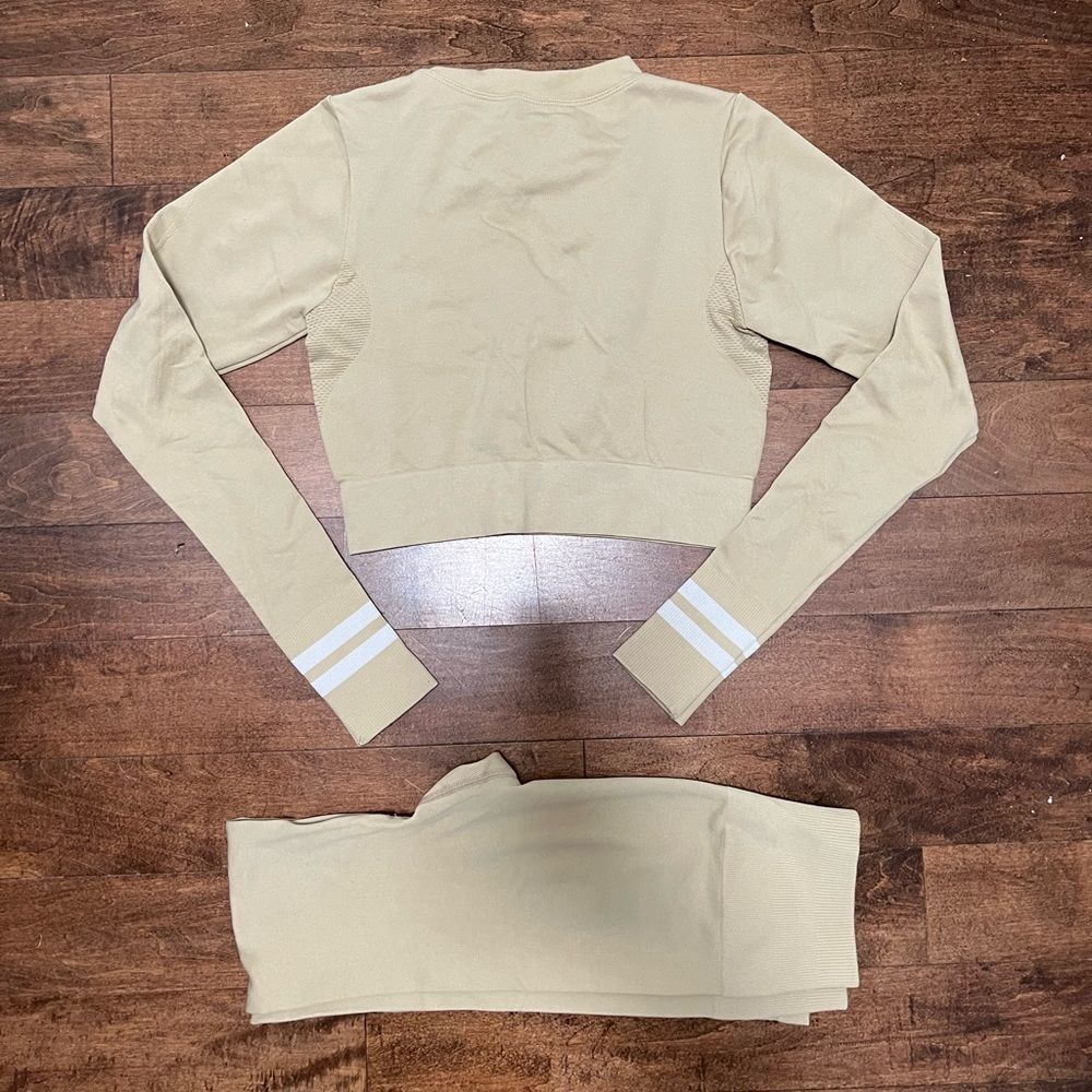 Seamless Two Piece Set In Khaki - Picture 2 of 5